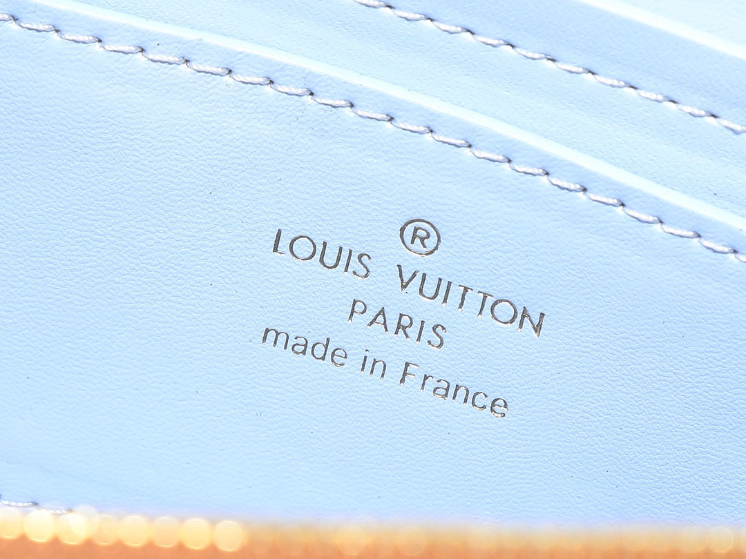 "LV handbag"