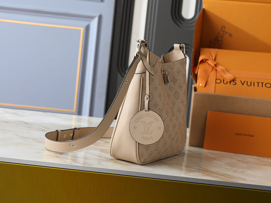 "LV crossbody bag"