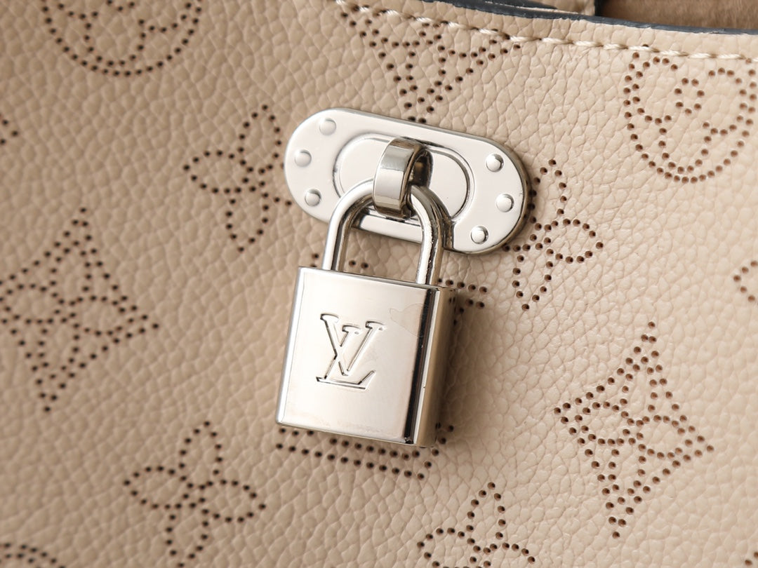 "LV crossbody bag"