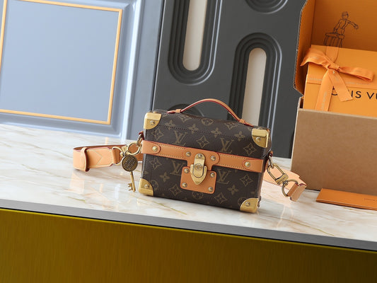 LV tote bag