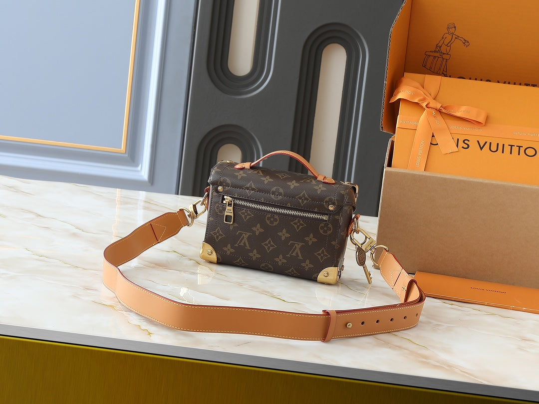 LV tote bag