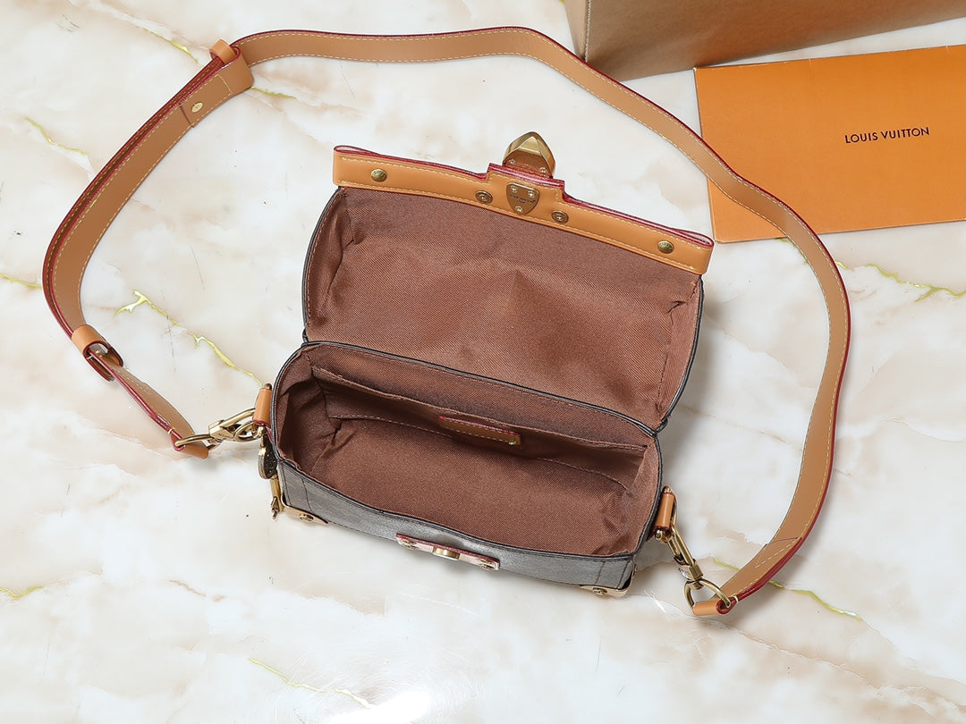LV tote bag