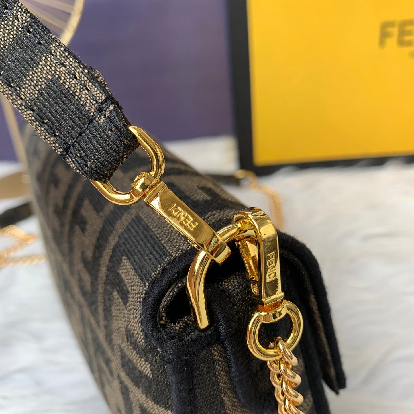 Fendi F8BS018 – Mini Baguette Bag