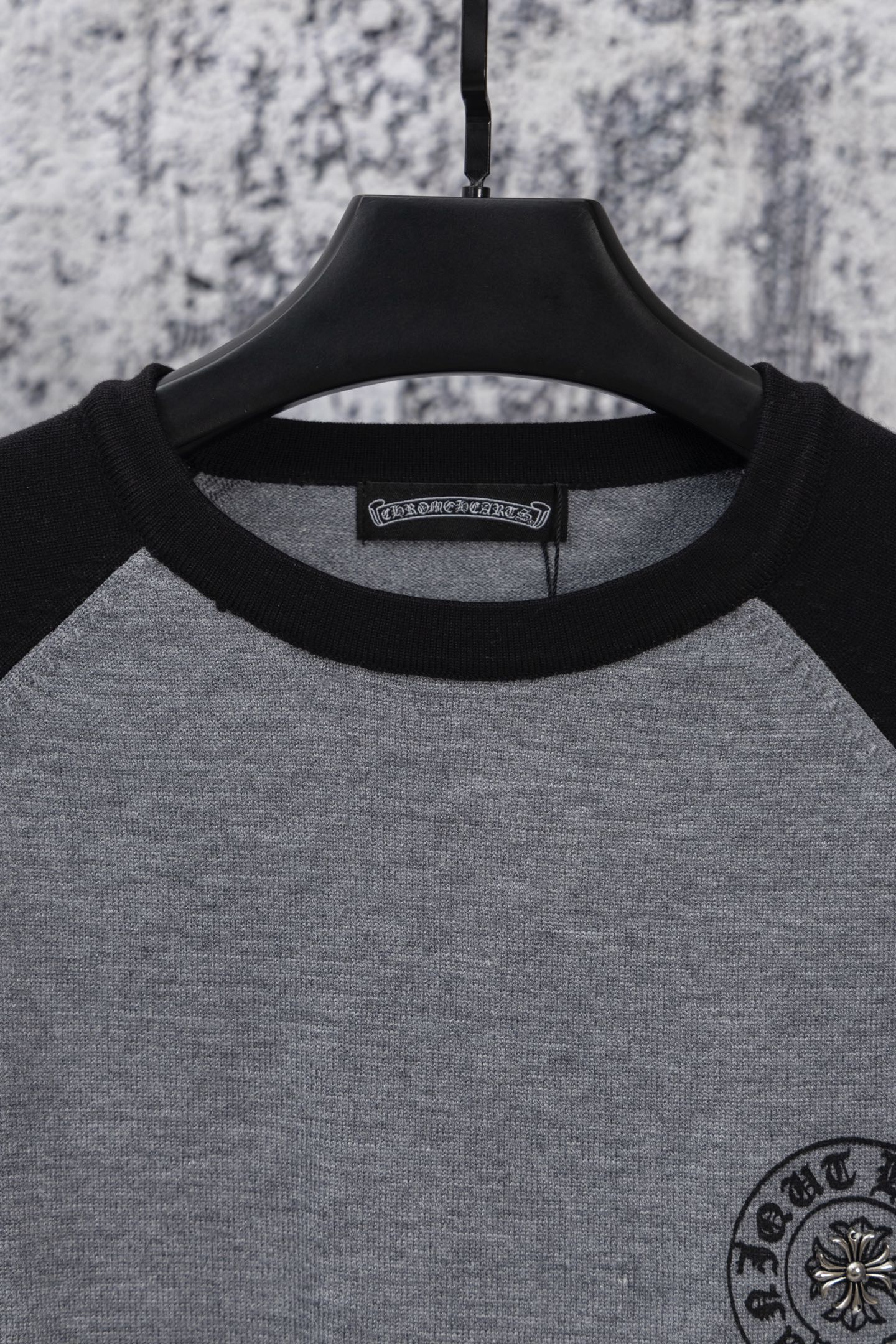 Chrome Hearts 25SS CH Fall Raglan Colorblock Crewneck T-Shirt – Classic Horseshoe &amp; Sanskrit Print