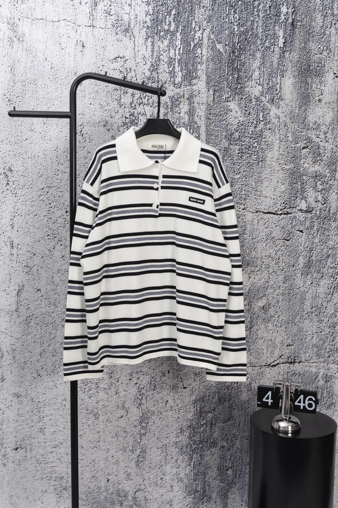 MIU MIU 2025 New Embroidered Pocket Letter Stripe Polo Long-Sleeve T-Shirt – Premium Version