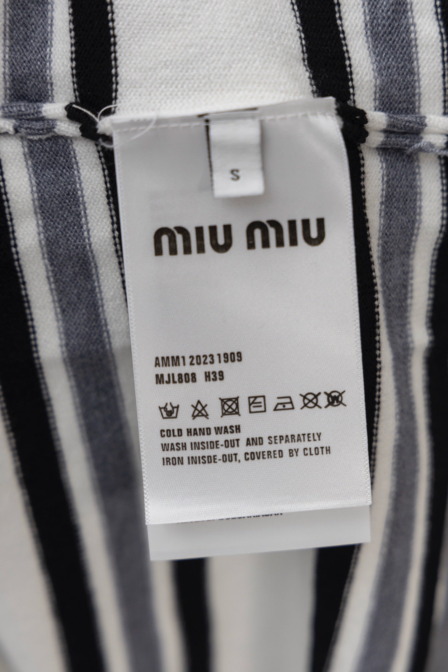 MIU MIU 2025 New Embroidered Pocket Letter Stripe Polo Long-Sleeve T-Shirt – Premium Version