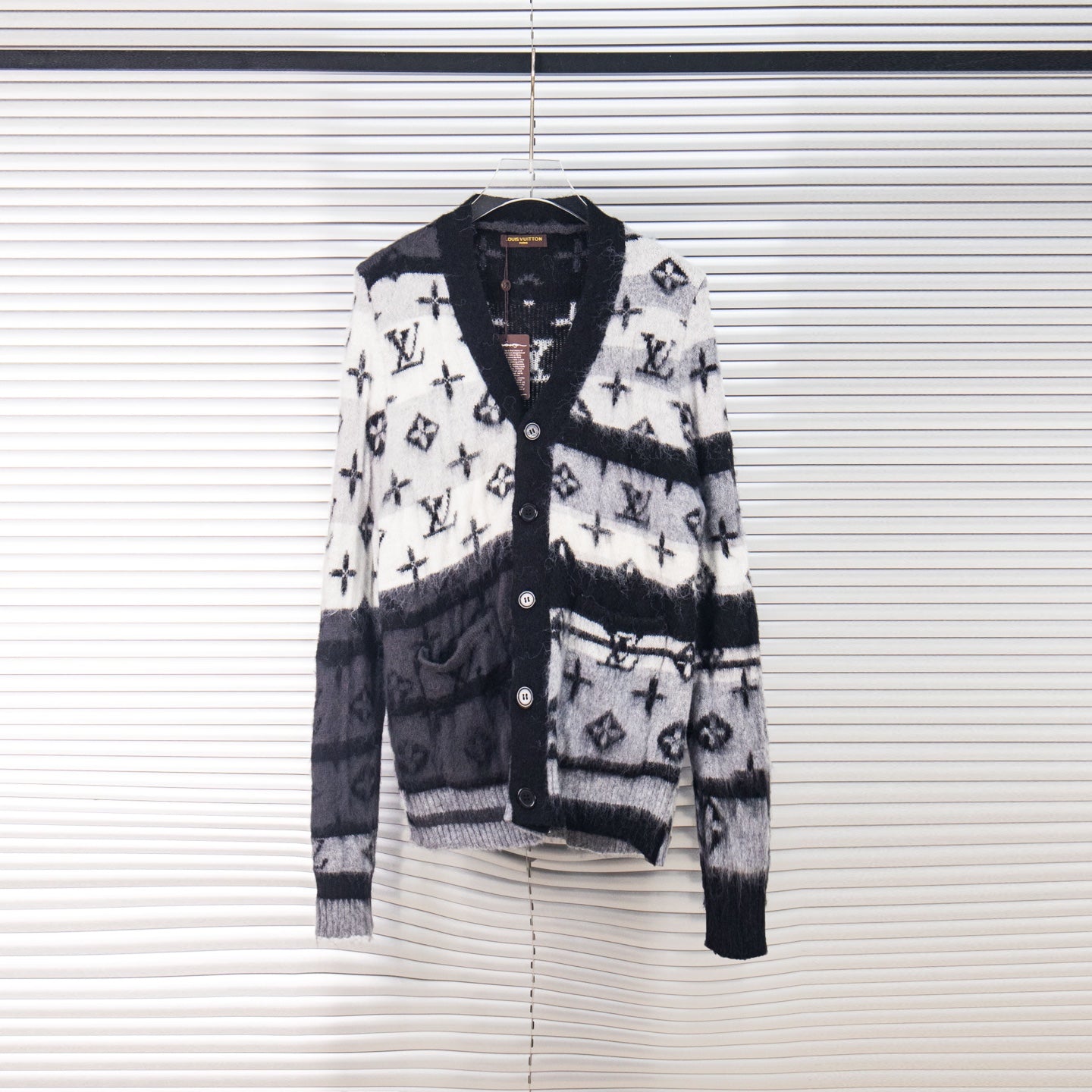 Louis Vuitton 23FW Gradient Mohair Cardigan (Gray &amp; White)