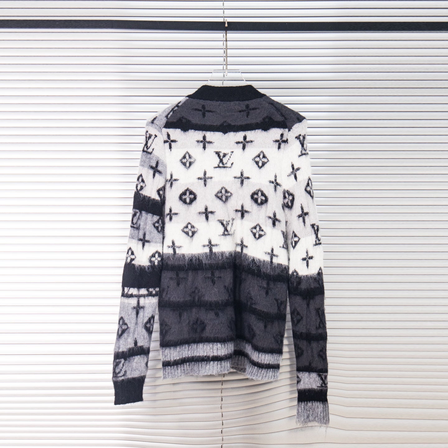 Louis Vuitton 23FW Gradient Mohair Cardigan (Gray &amp; White)