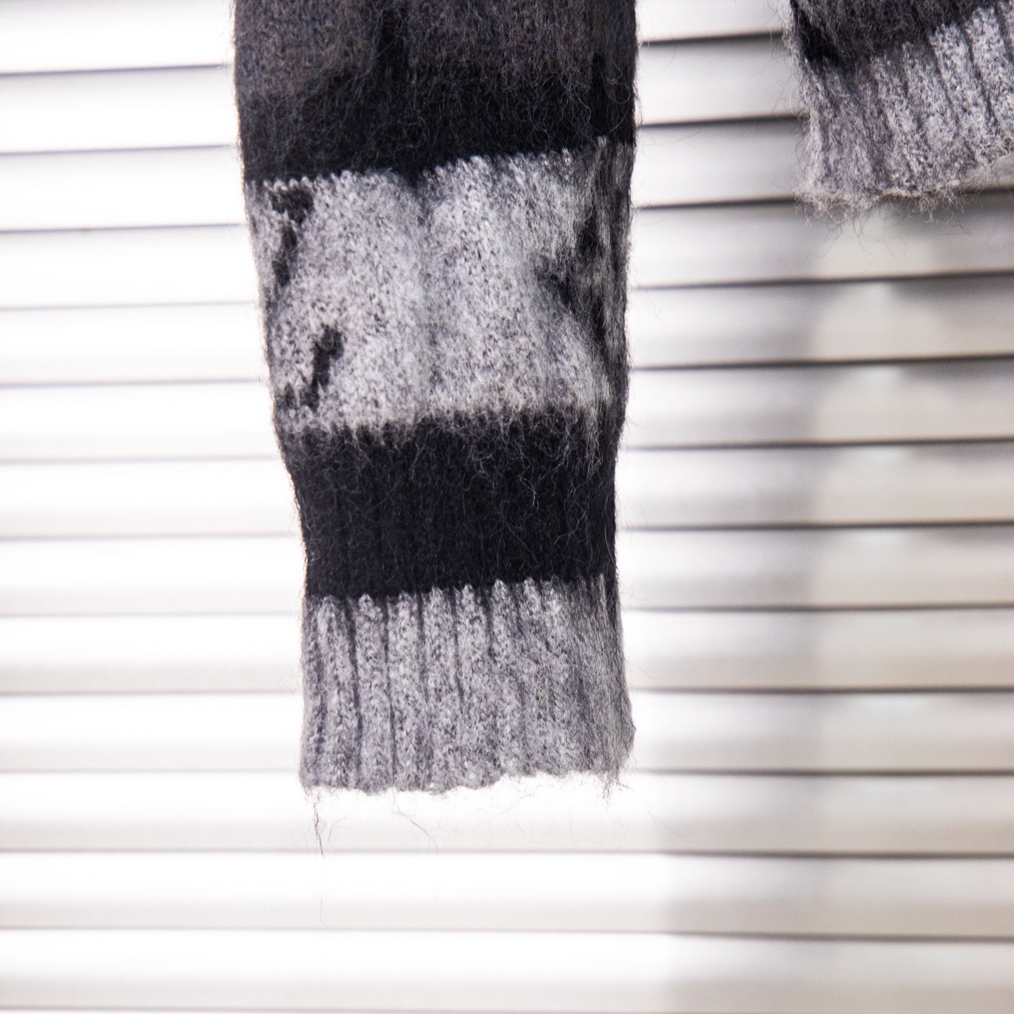 Louis Vuitton 23FW Gradient Mohair Cardigan (Gray &amp; White)