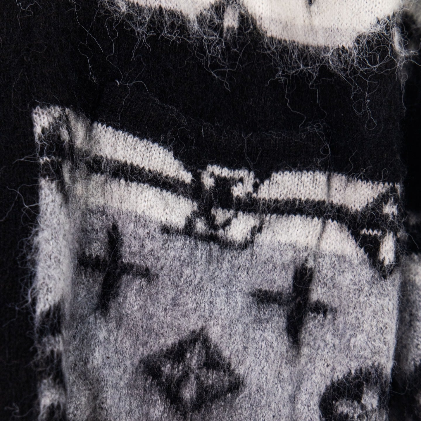 Louis Vuitton 23FW Gradient Mohair Cardigan (Gray &amp; White)