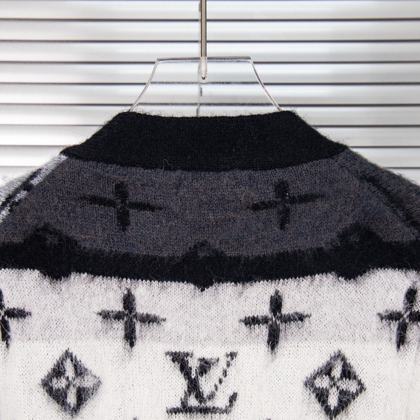 Louis Vuitton 23FW Gradient Mohair Cardigan (Gray &amp; White)