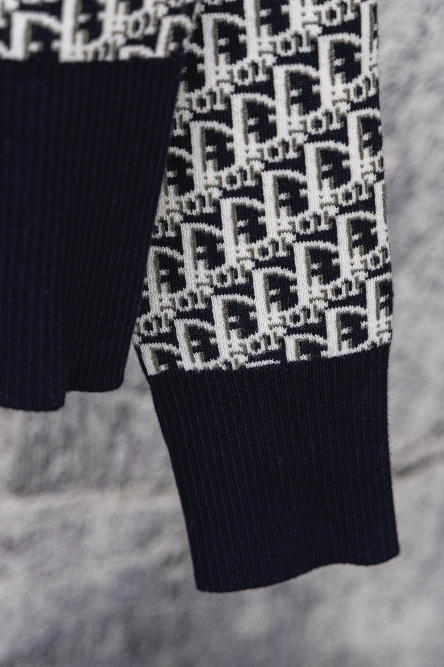 DIOR 25FW Classic Oblique Reversible Cashmere Collar Sweater