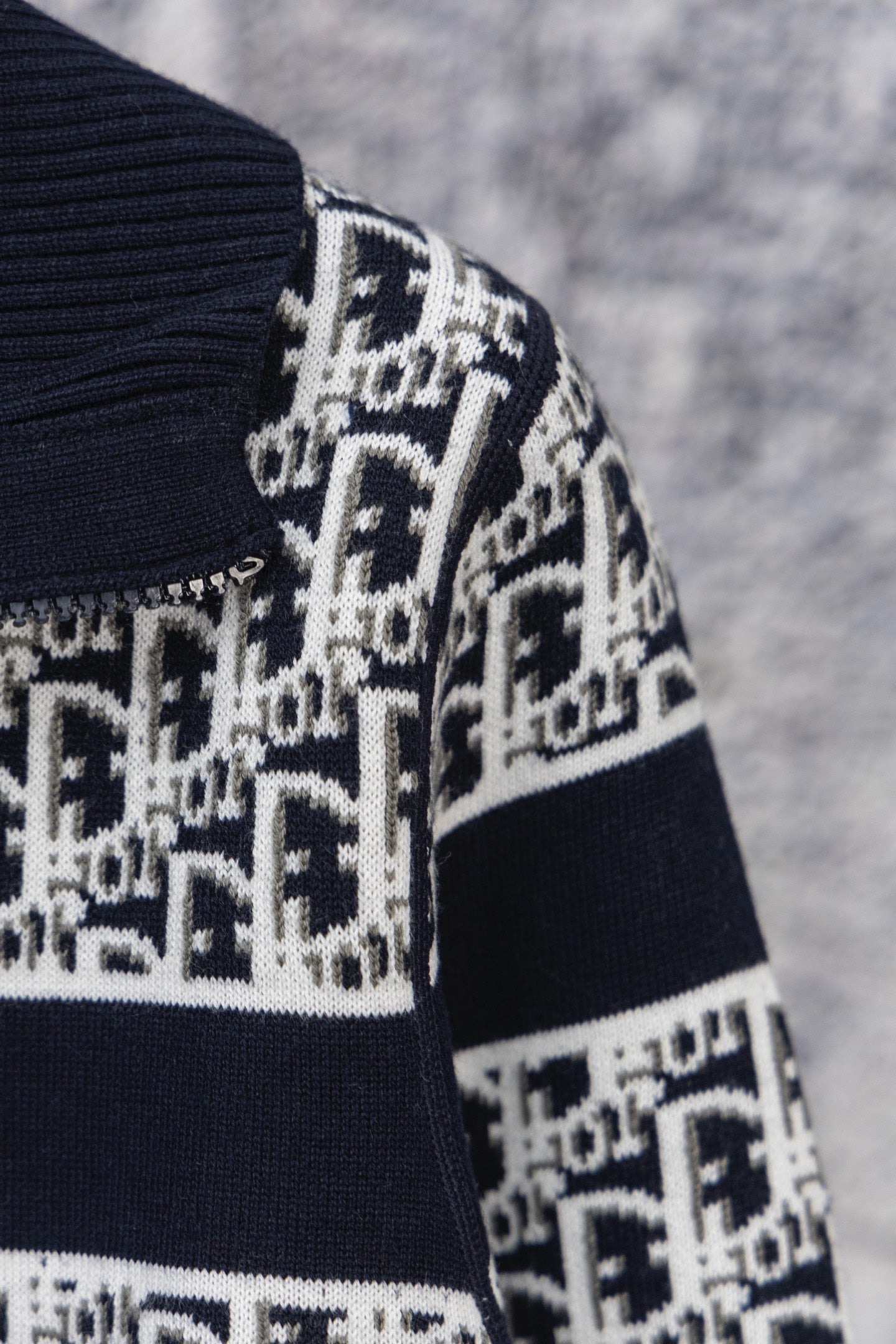 DIOR 25FW Classic Oblique Reversible Cashmere Collar Sweater