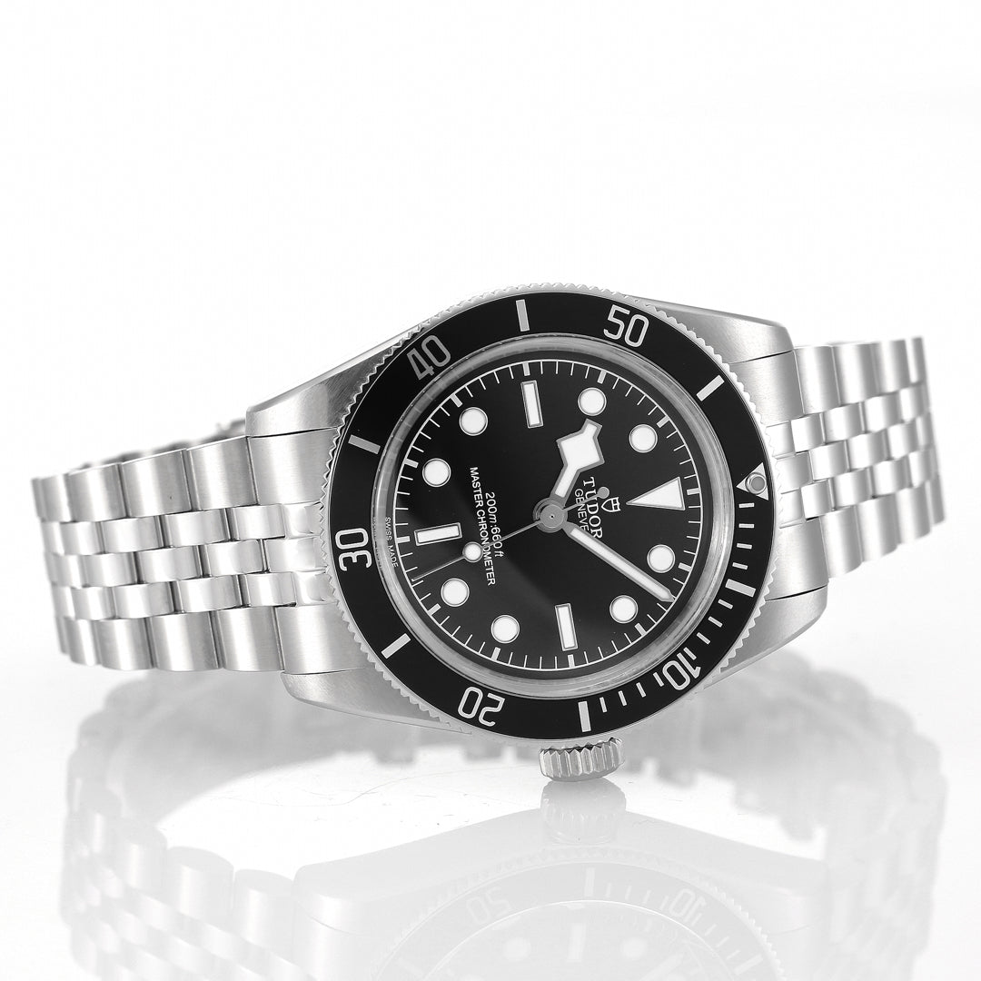 Tudor Black Bay Third Generation Small Red Shield