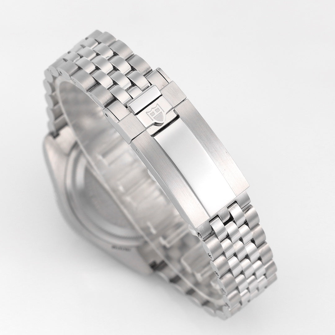 Tudor Black Bay Third Generation Small Red Shield