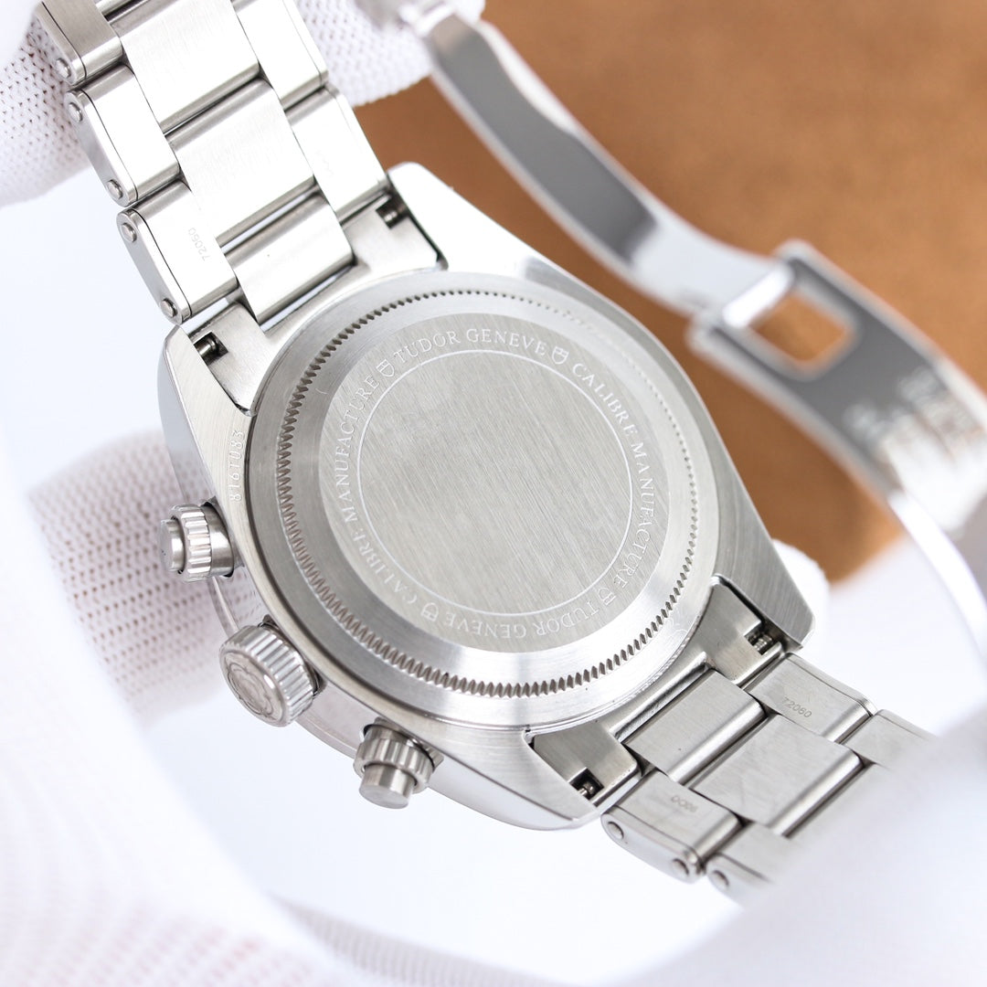 TUDOR Black Bay Chrono