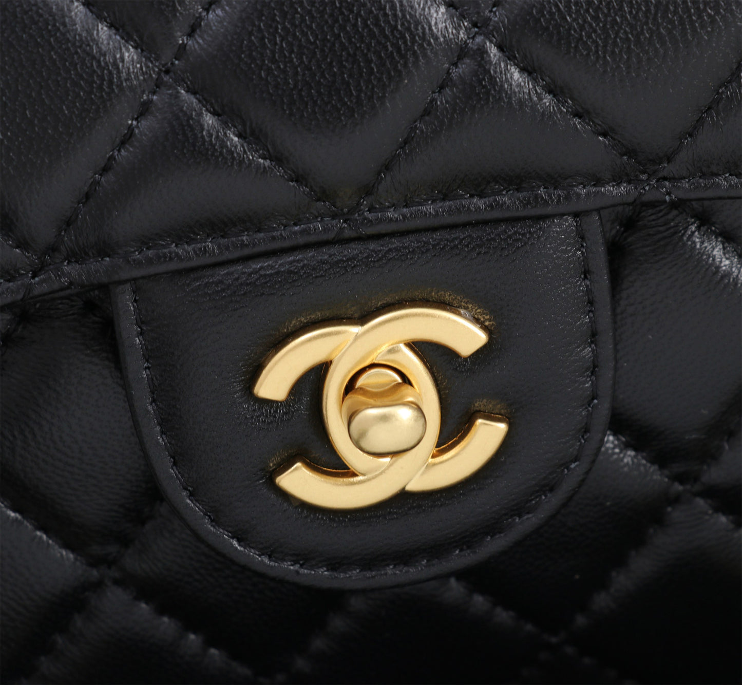P230 Chanel 25P