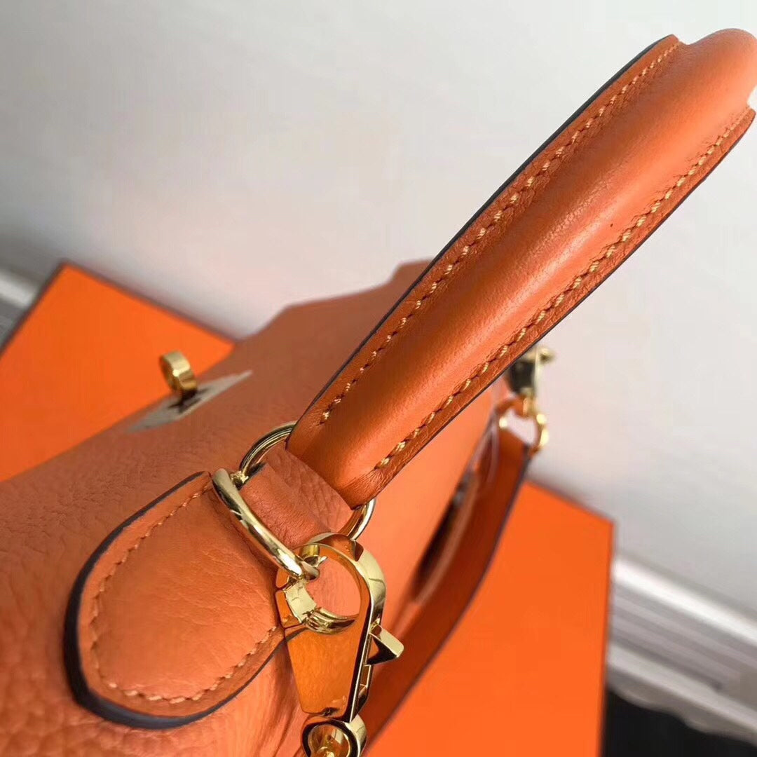 Hermès Kelly in first-layer litchi grain leather